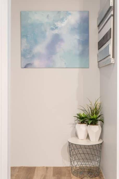 Comfy Triple - Ac - Centrally Located Of Sydnear- Station Town Hall Icc Darling Harbour Uts Usyd - Shared Bathroom Guest house *